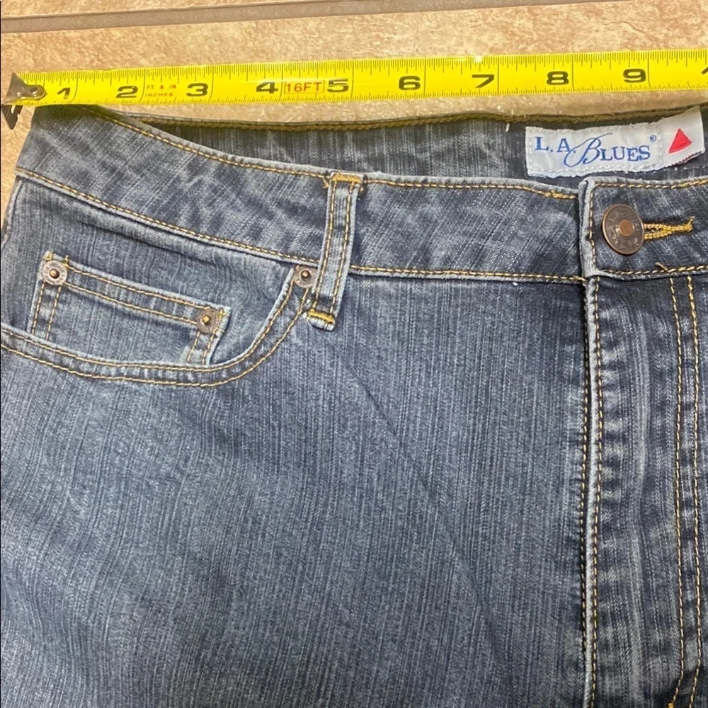 Vintage Dark Blue Size 11M Average High Rise Wide Leg Jeans